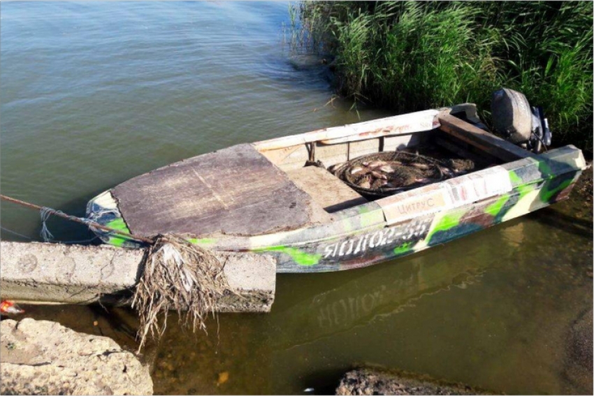 Десять лодок у браконьеров изъяли инспекторы по охране животного мира Прииртышья